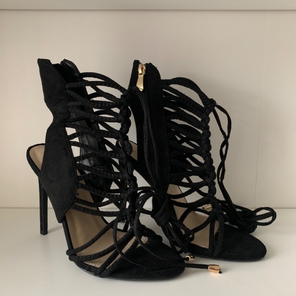 Black strappy high heels - Picture 3 of 4